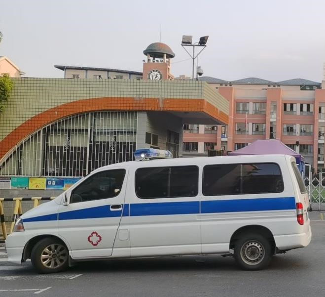 建瓯救护车出租护送骨折病人一公里多少钱